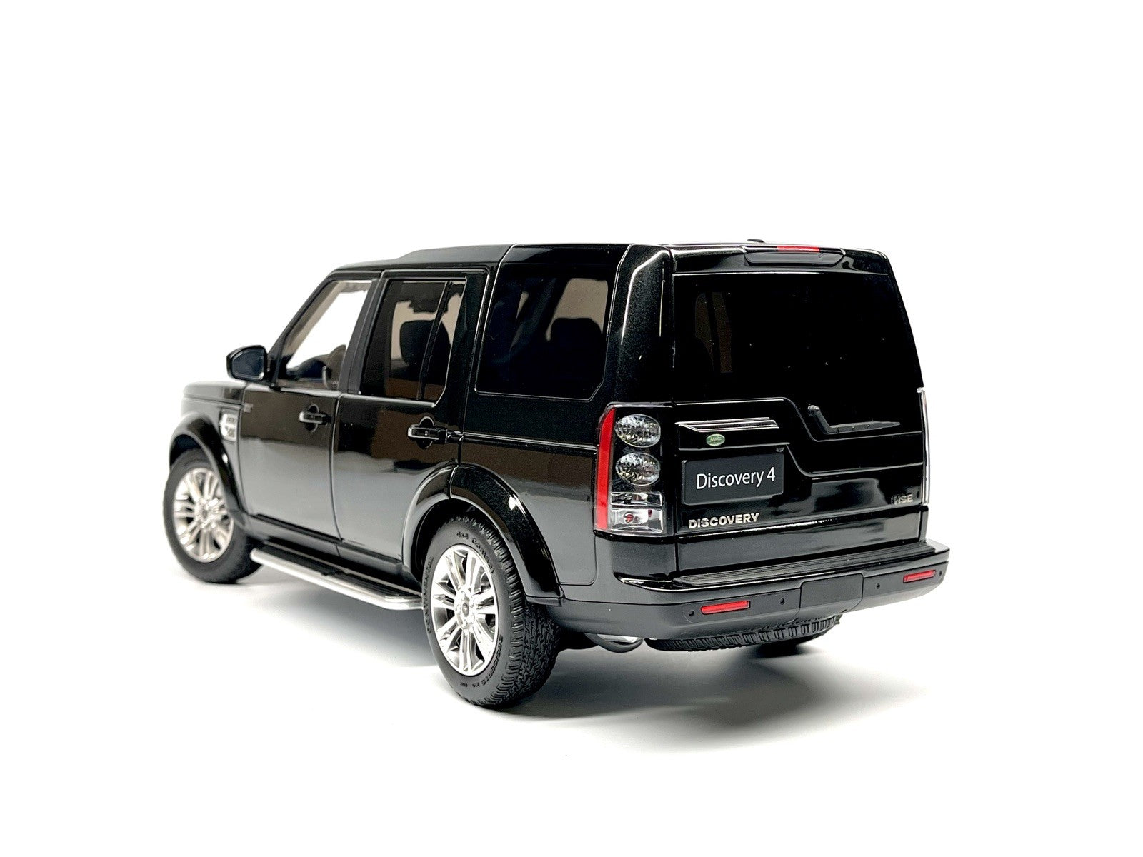 Whelart 2019 Land Rover Discovery 4 LR4 Black Metallic 1:18