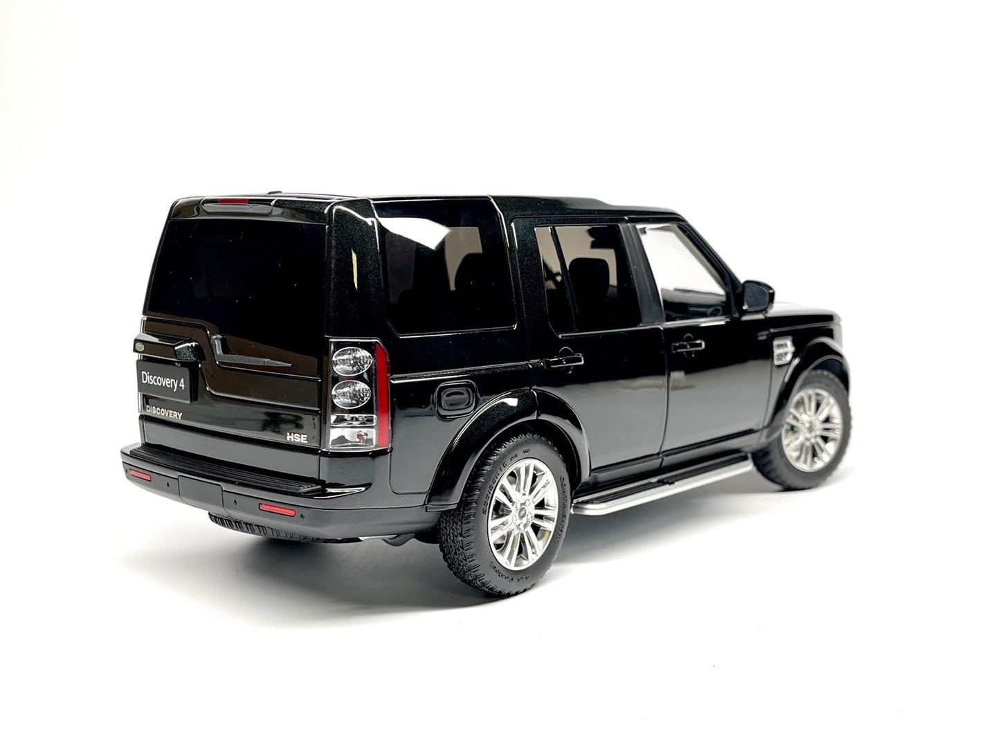 Whelart 2019 Land Rover Discovery 4 LR4 Black Metallic 1:18