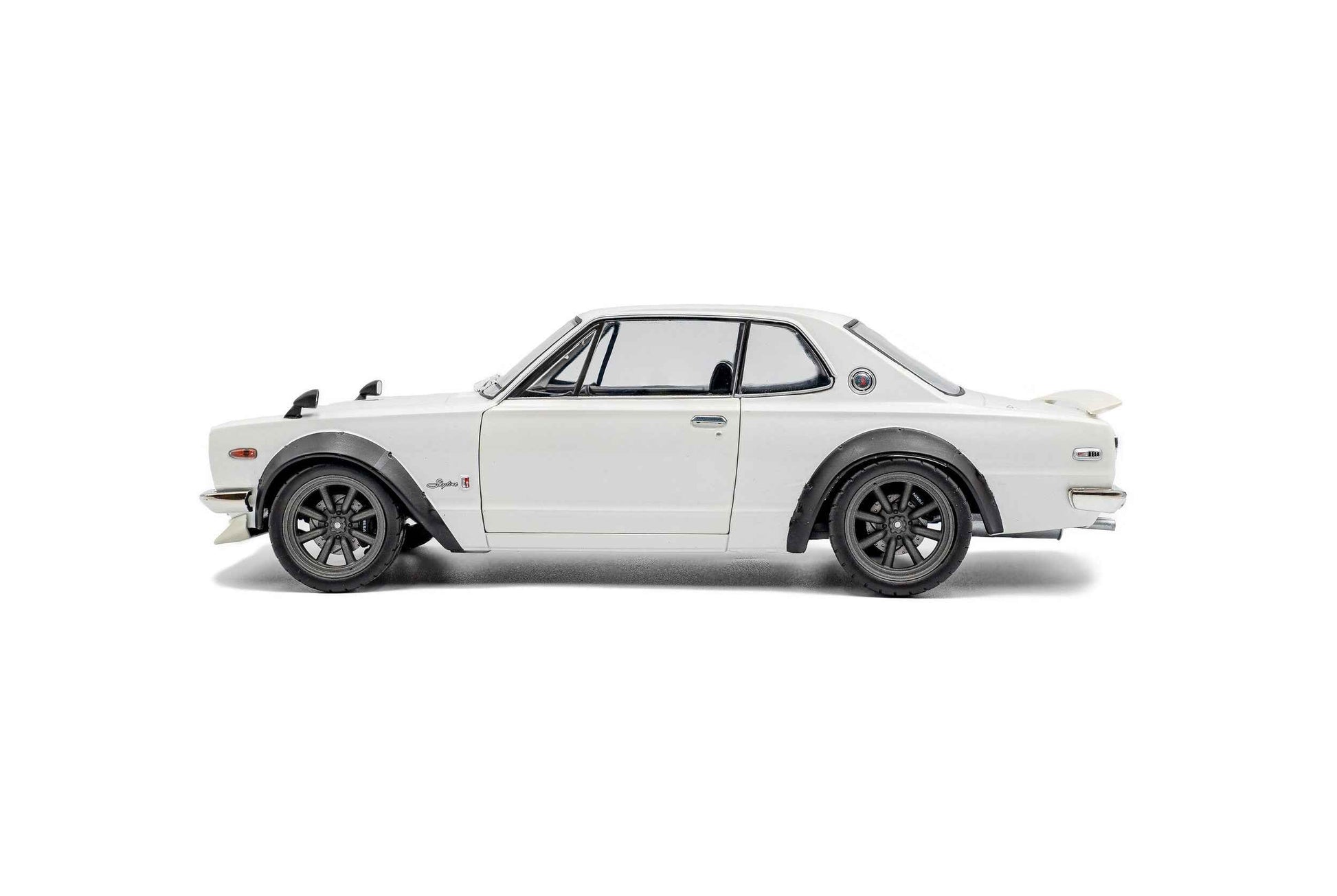 Solido 1970 Nissan Skyline (C10) Hakosuka White 1:18
