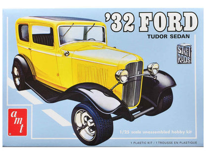 1932 Ford Tudor Sedan street rod 1/25 scale model kit in retail box, yellow car