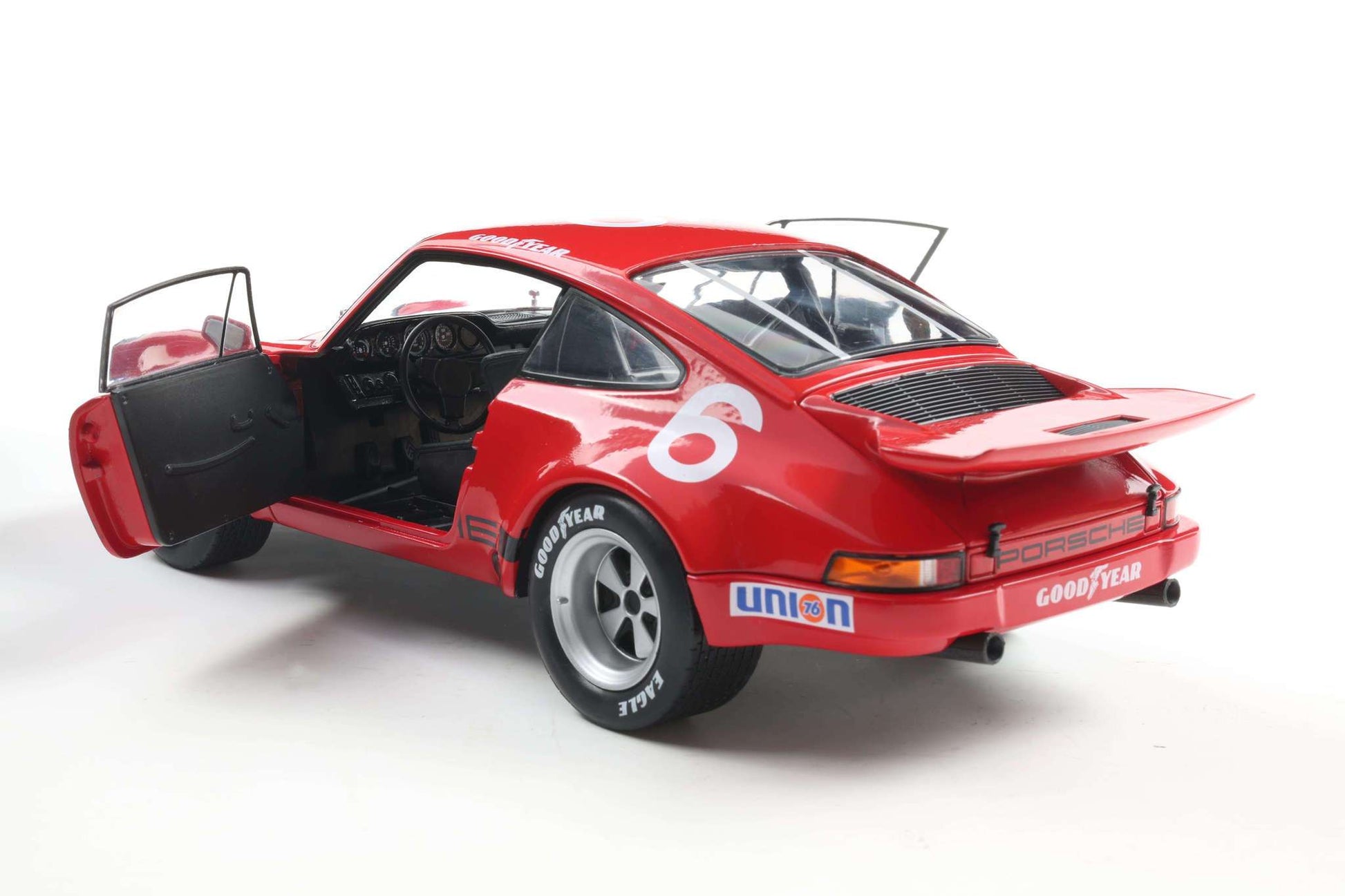 Solido 1974 Porsche 911 RS 3.0L #6 IROC Daytona Red Foyt 1:18 Cartsfy Inc.
