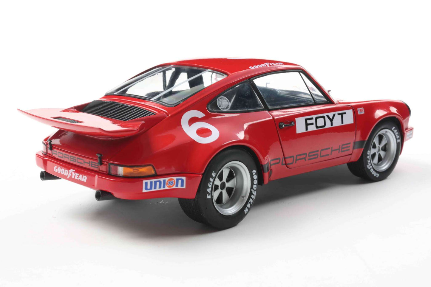 Solido 1974 Porsche 911 RS 3.0L #6 IROC Daytona Red Foyt 1:18 Cartsfy Inc.