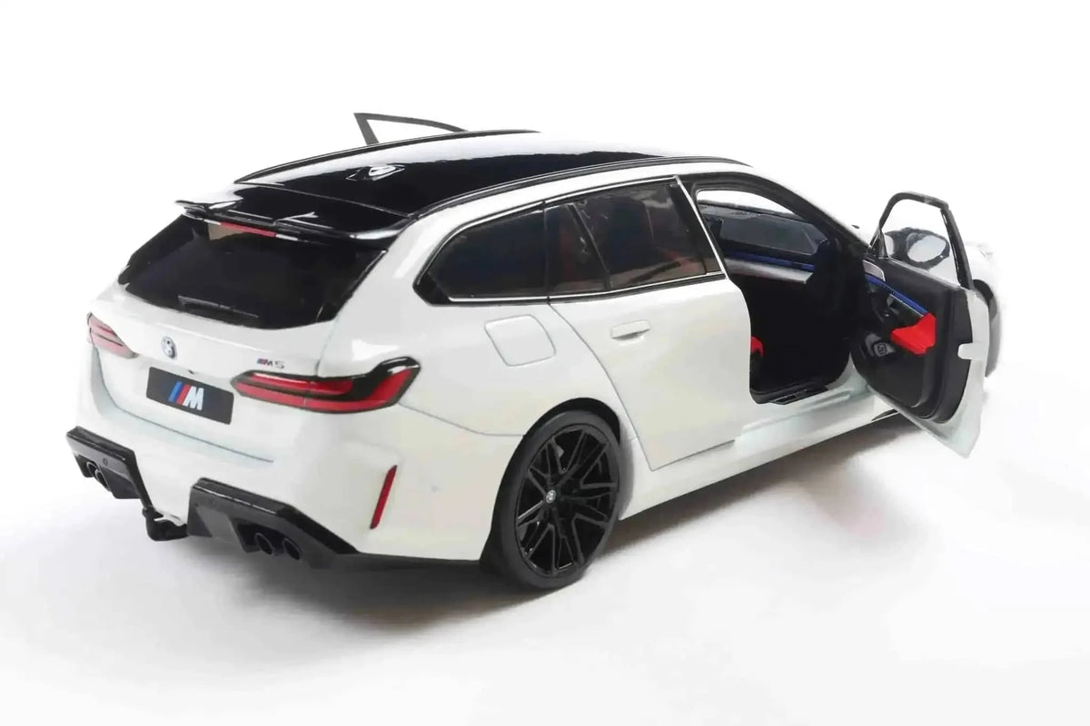 Solido 2024 BMW M5 (G99) Touring M Wagon Alpine White 1:18 Cartsfy Inc.