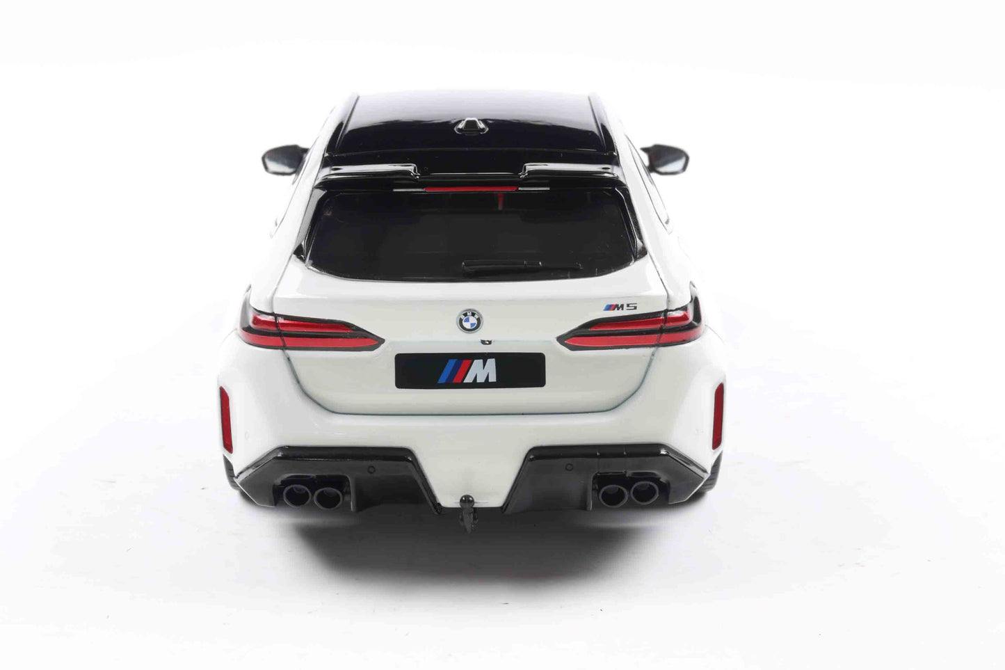Solido 2024 BMW M5 (G99) Touring M Wagon Alpine White 1:18 Cartsfy Inc.