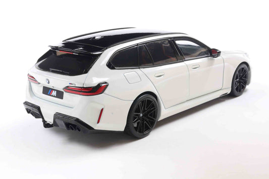 Solido 2024 BMW M5 (G99) Touring M Wagon Alpine White 1:18 Cartsfy Inc.