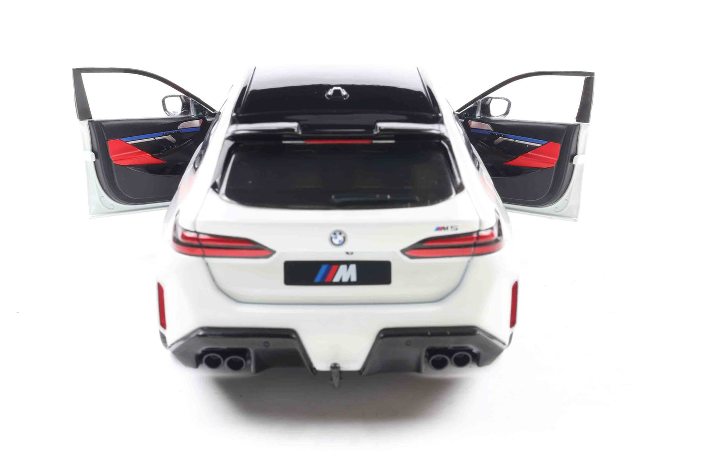 Solido 2024 BMW M5 (G99) Touring M Wagon Alpine White 1:18 Cartsfy Inc.
