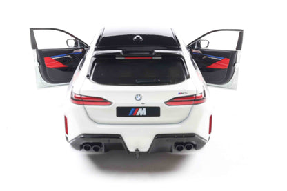 Solido 2024 BMW M5 (G99) Touring M Wagon Alpine White 1:18 Cartsfy Inc.