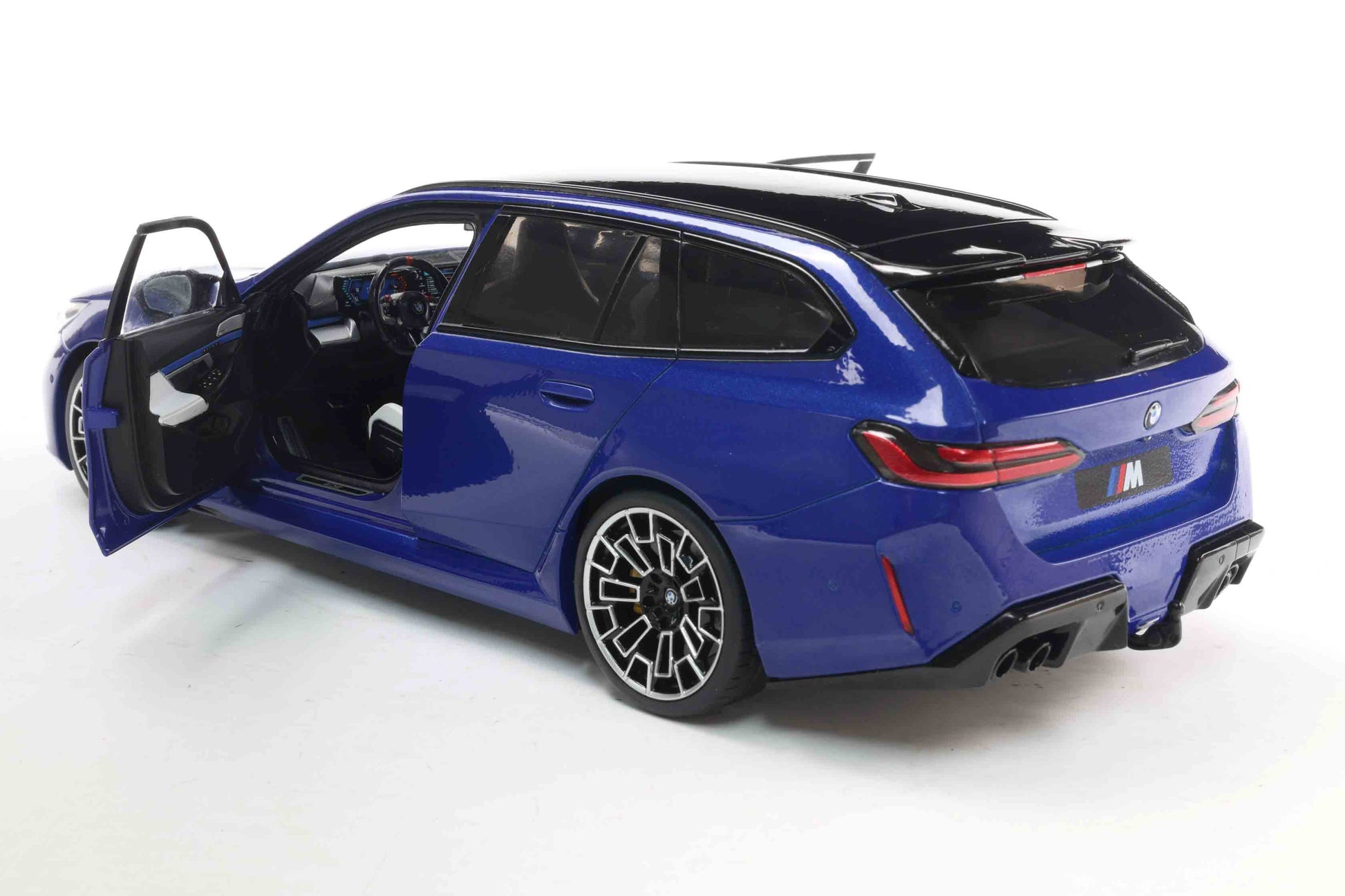 Solido 2024 BMW M5 (G99) Touring M Wagon Marina Bay Blue Metallic 1:18 Cartsfy Inc.