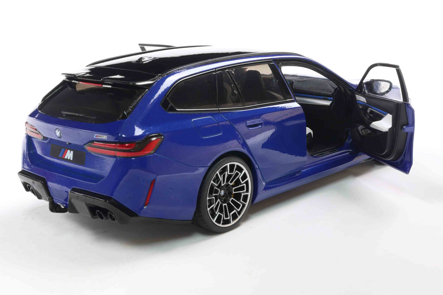 Solido 2024 BMW M5 (G99) Touring M Wagon Marina Bay Blue Metallic 1:18 Cartsfy Inc.