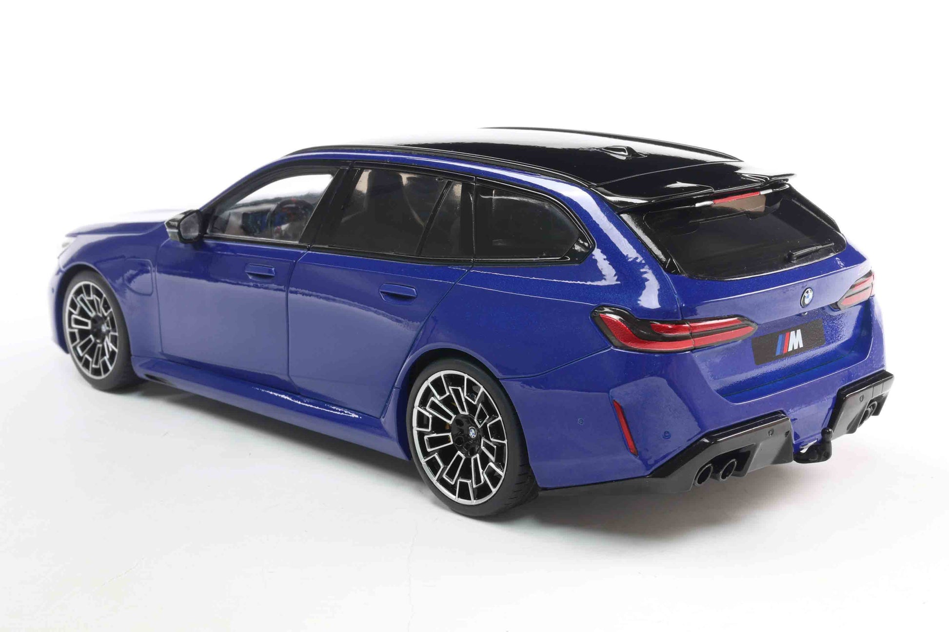 Solido 2024 BMW M5 (G99) Touring M Wagon Marina Bay Blue Metallic 1:18 Cartsfy Inc.