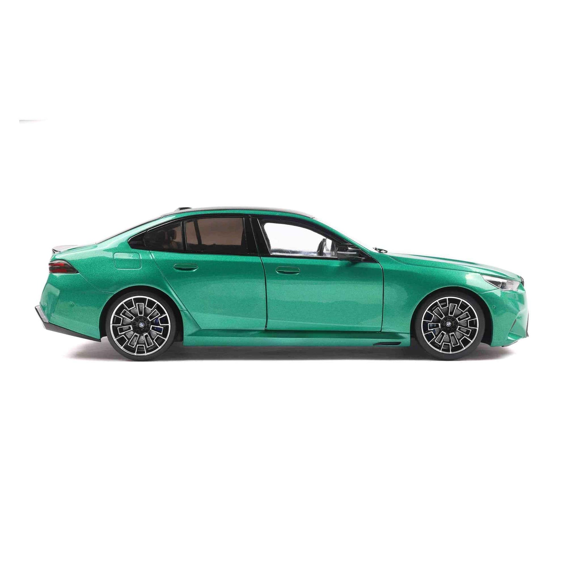 Solido 2025 BMW M5 (G90) Isle of Man Green Metallic 1:18 Cartsfy Inc.
