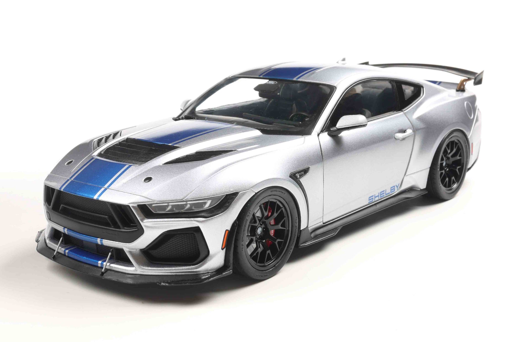 Solido 2025 Ford Shelby Mustang Super Snake Grey with Blue Stripes 1:18 Cartsfy Inc.