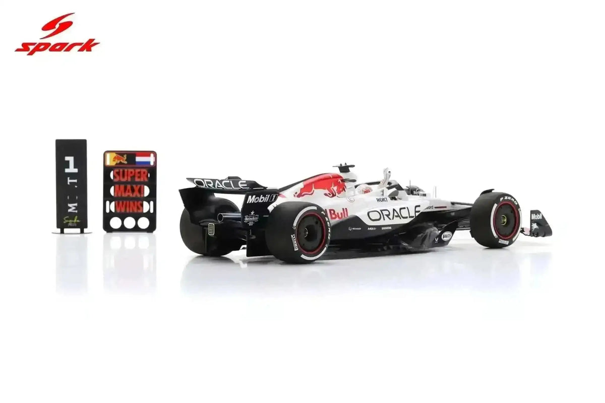 Spark-Model F1 RB21 Team Oracle Red Bull Racing #1 Winner Japan GP 2025 (Verstappen) 1:18 WITH DISPLAY Cartsfy Inc.