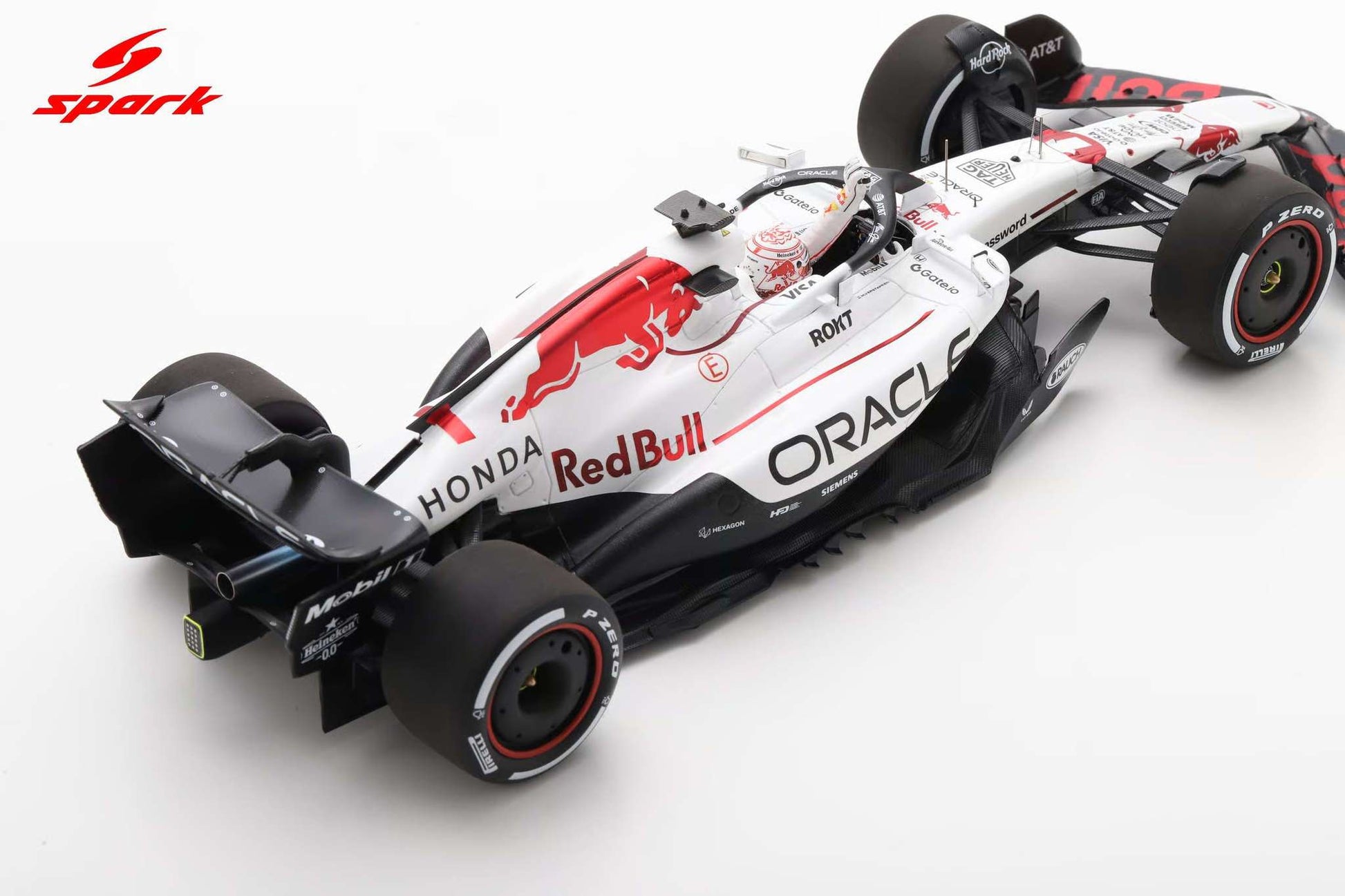 Spark-Model F1 RB21 Team Oracle Red Bull Racing #1 Winner Japan GP 2025 (Verstappen) 1:18 WITH DISPLAY STM Diecast Default Title Default Title-