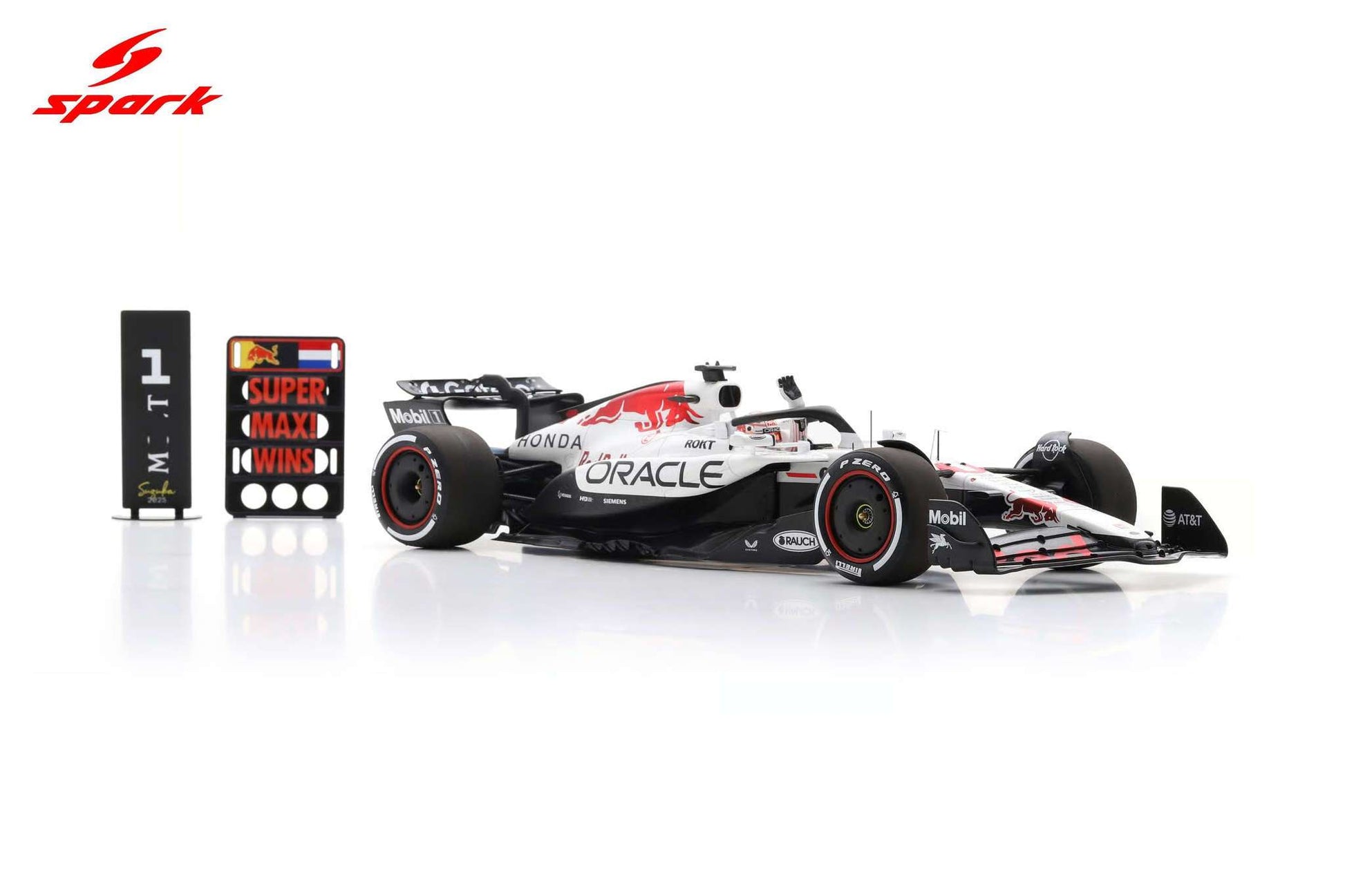 Spark-Model F1 RB21 Team Oracle Red Bull Racing #1 Winner Japan GP 2025 (Verstappen) 1:18 WITH DISPLAY STM Diecast Default Title Default Title-