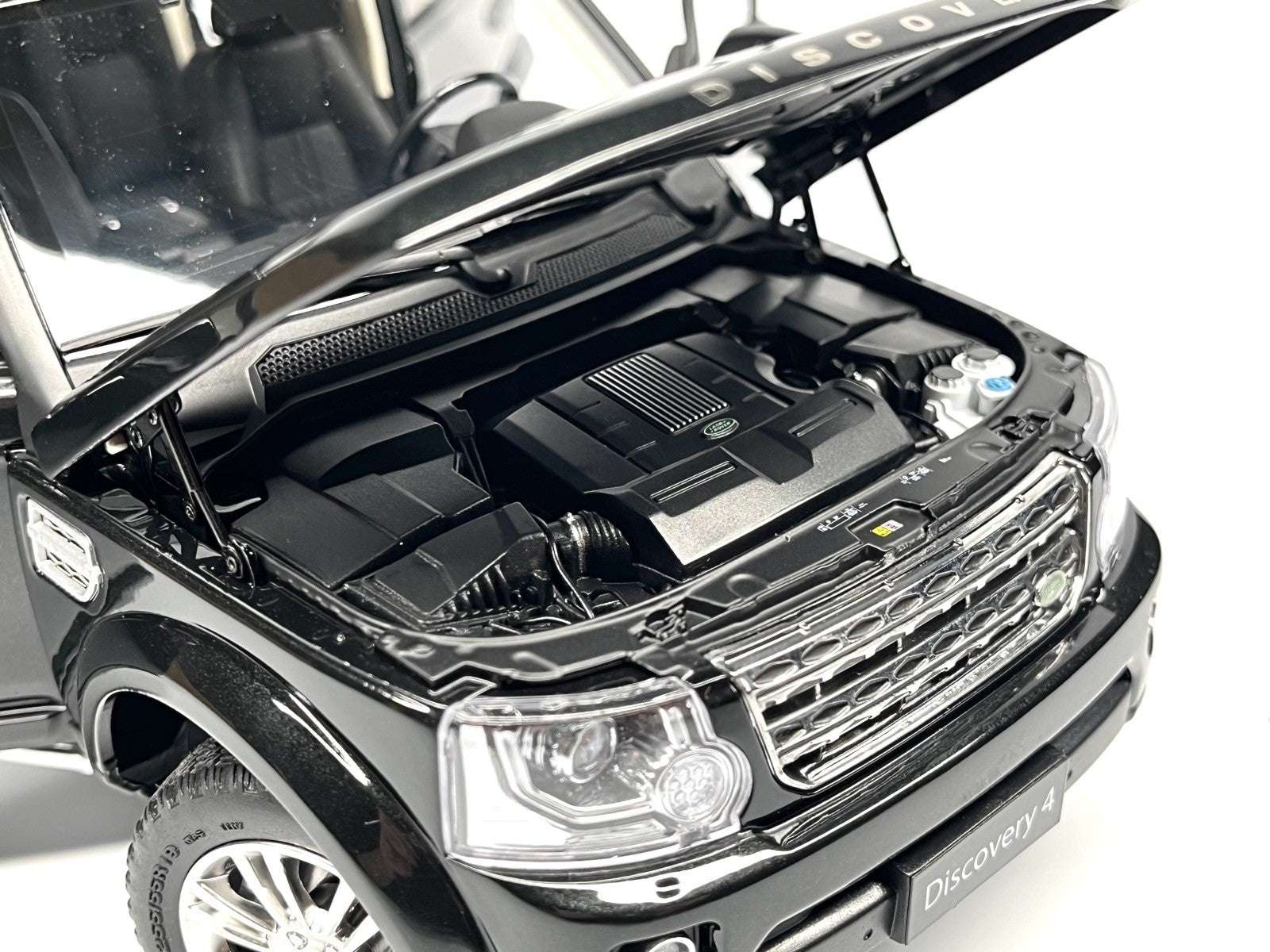 Whelart 2019 Land Rover Discovery 4 LR4 Black Metallic 1:18 Cartsfy Inc.