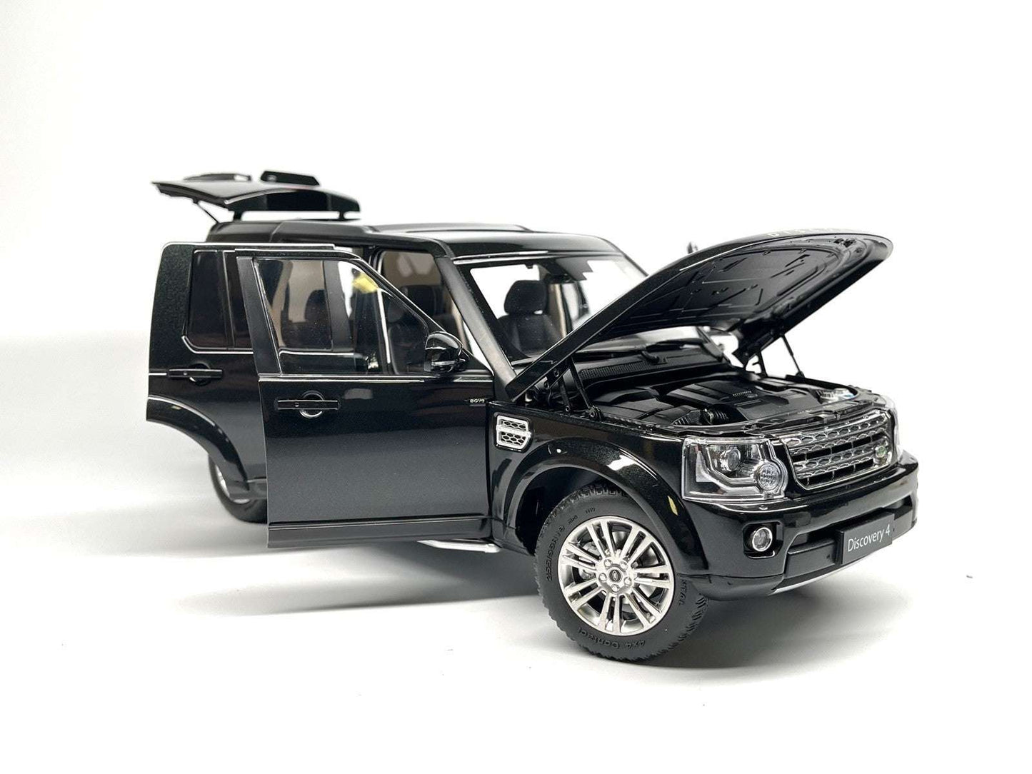 Whelart 2019 Land Rover Discovery 4 LR4 Black Metallic 1:18 Cartsfy Inc.